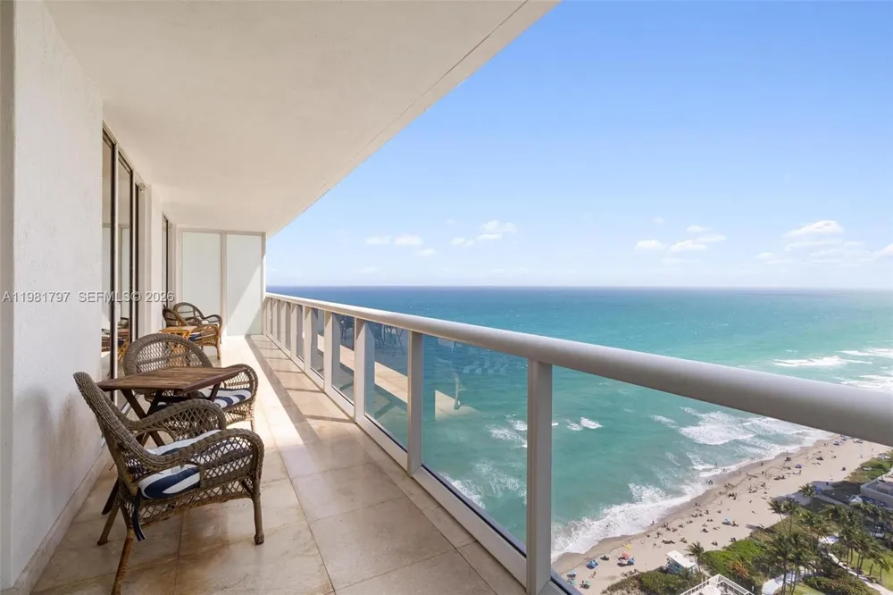 1830 S Ocean Dr #2904 Hallandale Beach, FL 33009