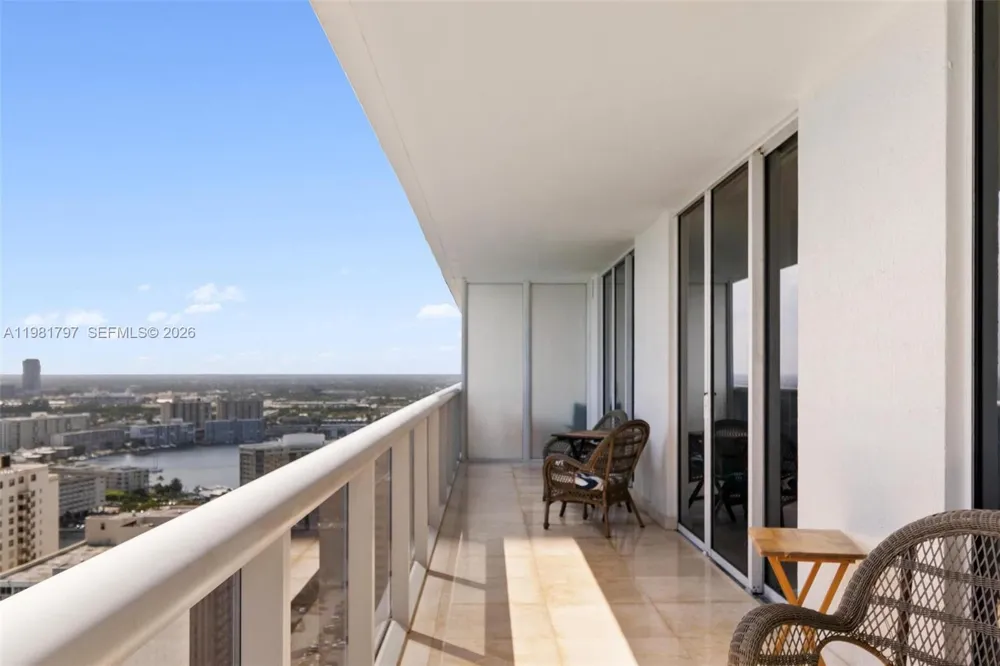 1830 S Ocean Dr #2904 Hallandale Beach, FL 33009