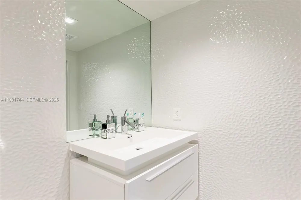 1830 S Ocean Dr #2903 Hallandale Beach, FL 33009