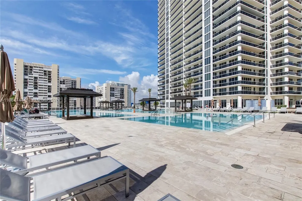 1830 S Ocean Dr #2903 Hallandale Beach, FL 33009