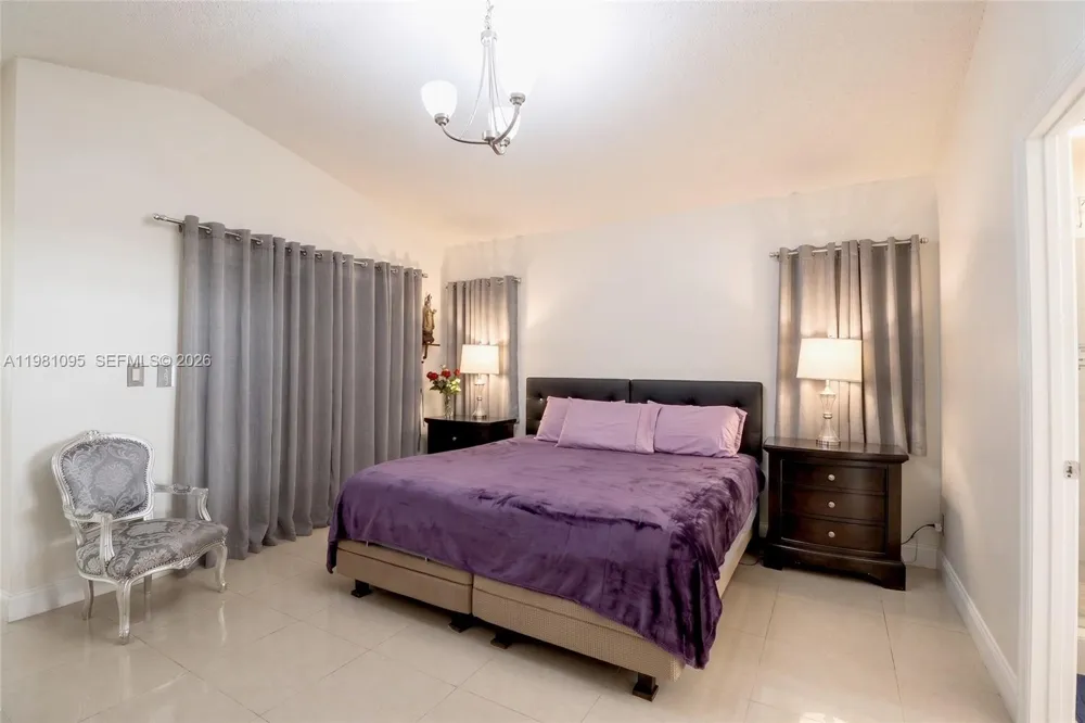 8070 SW 157th Pl Miami, FL 33193