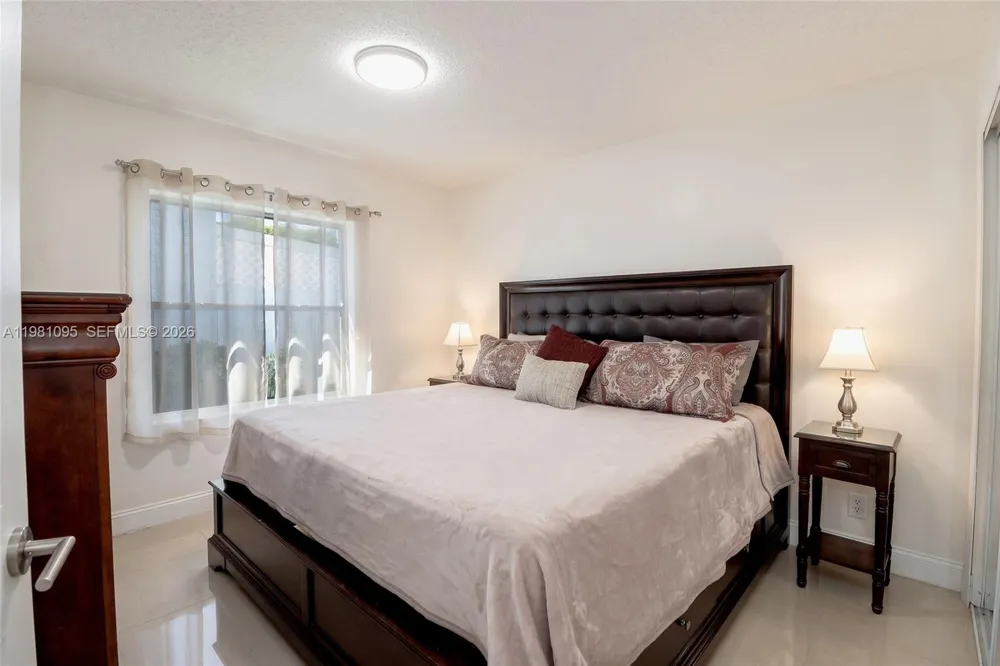 8070 SW 157th Pl Miami, FL 33193