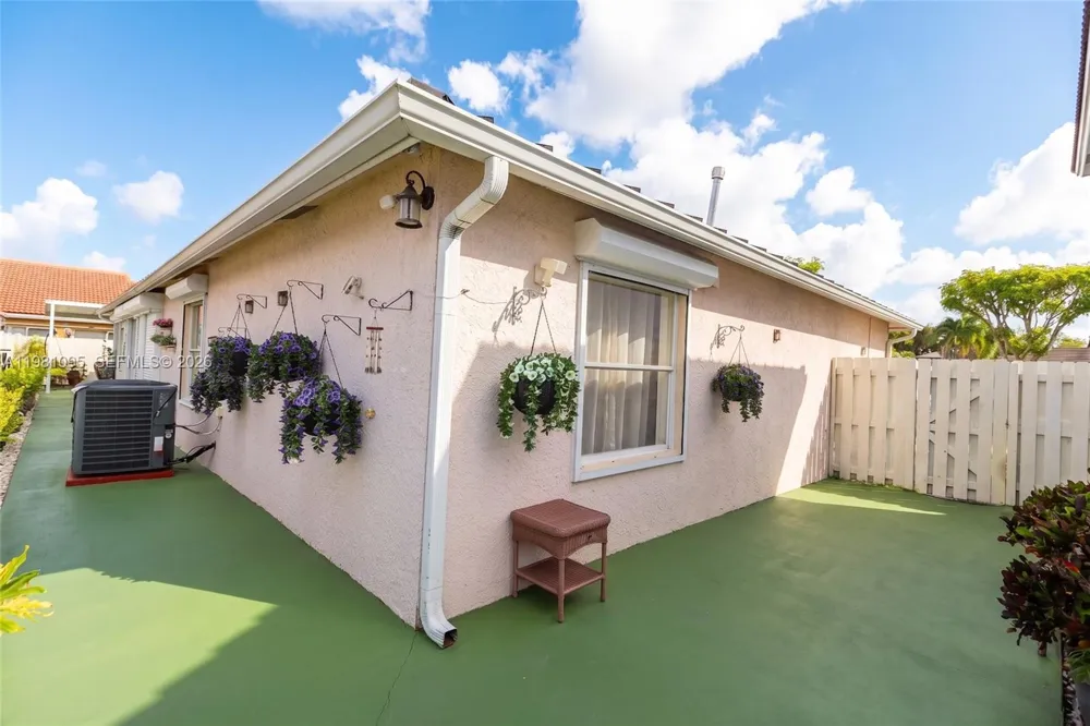 8070 SW 157th Pl Miami, FL 33193