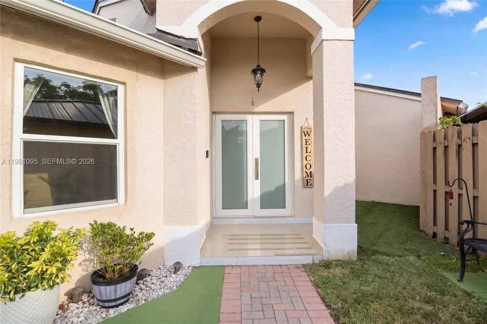 8070 SW 157th Pl Miami, FL 33193