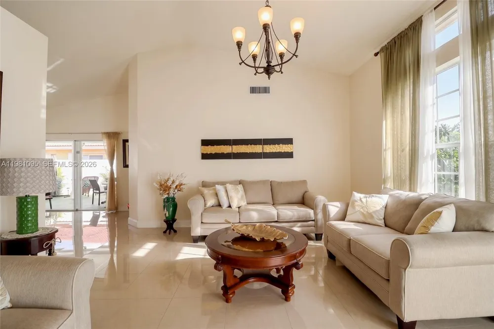 8070 SW 157th Pl Miami, FL 33193