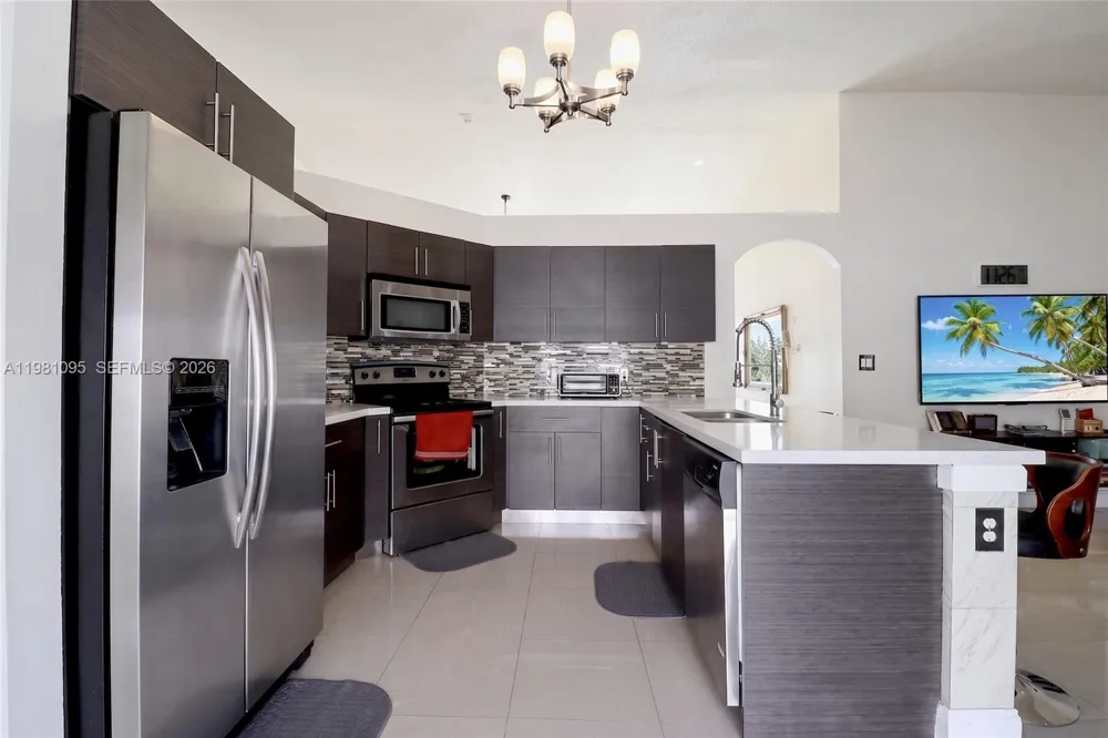 8070 SW 157th Pl Miami, FL 33193