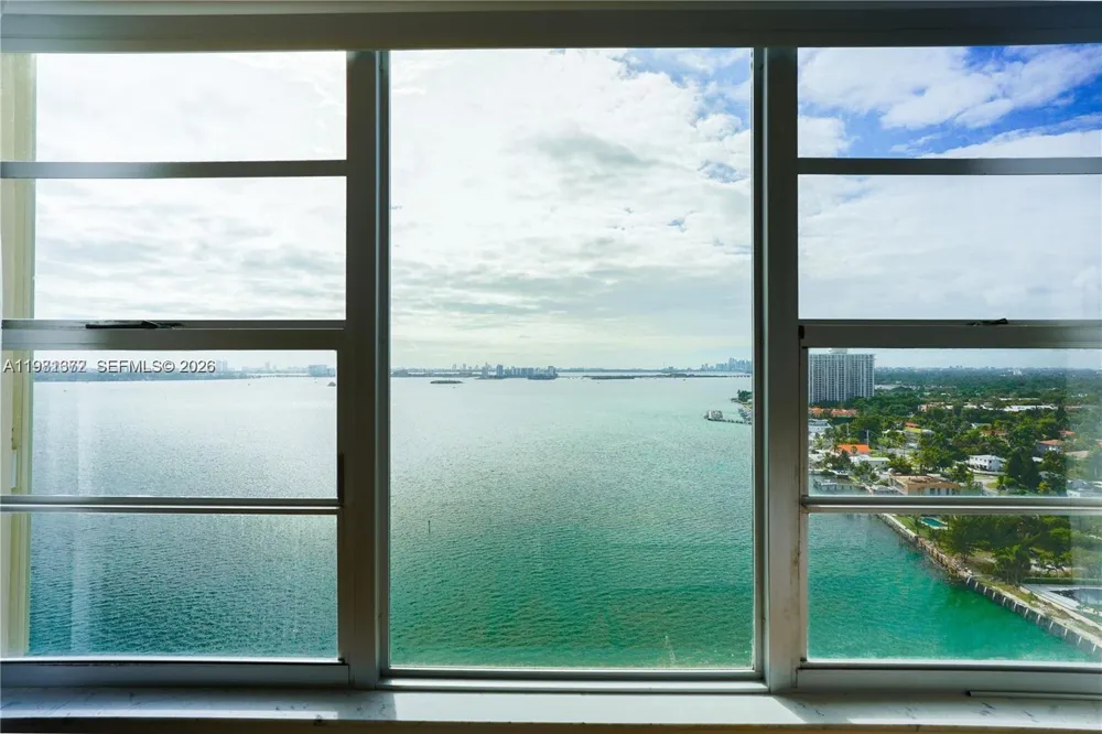 11111 Biscayne Blvd #20E Miami, FL 33181