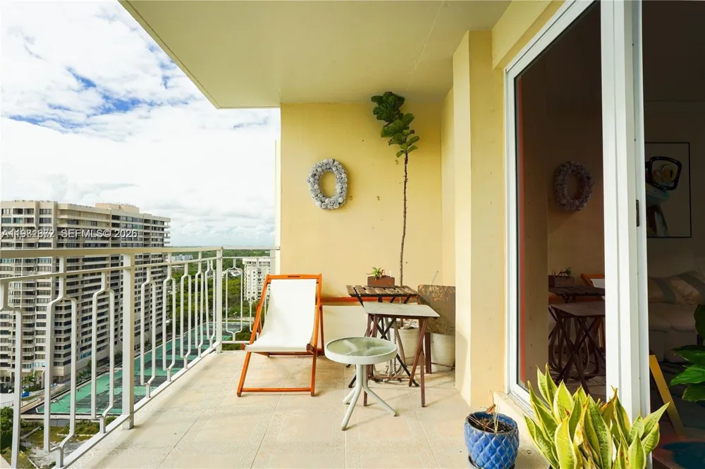 11111 Biscayne Blvd #20E Miami, FL 33181