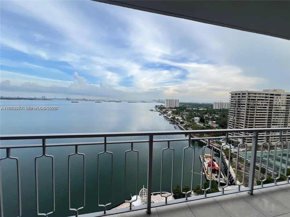 11111 Biscayne Blvd #20E Miami, FL 33181