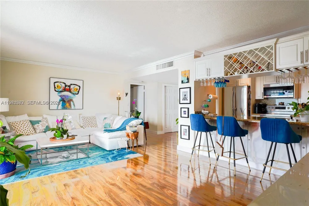 11111 Biscayne Blvd #20E Miami, FL 33181