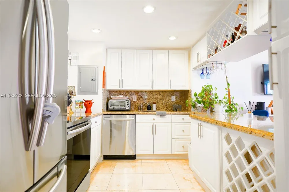 11111 Biscayne Blvd #20E Miami, FL 33181