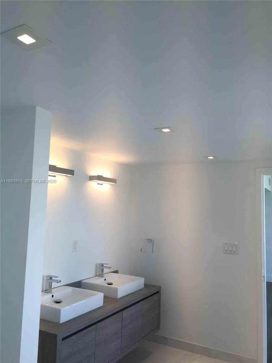 400 Sunny Isles Blvd #1701 Sunny Isles Beach, FL 33160