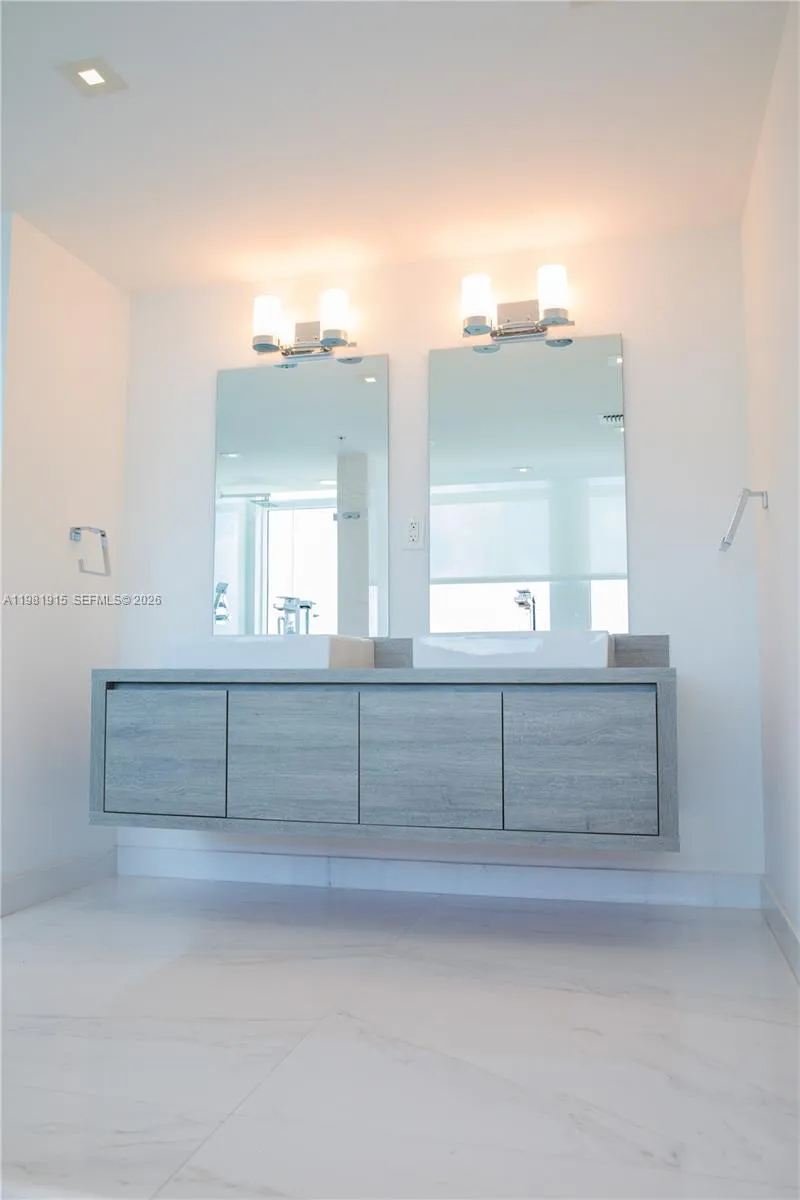 400 Sunny Isles Blvd #1701 Sunny Isles Beach, FL 33160