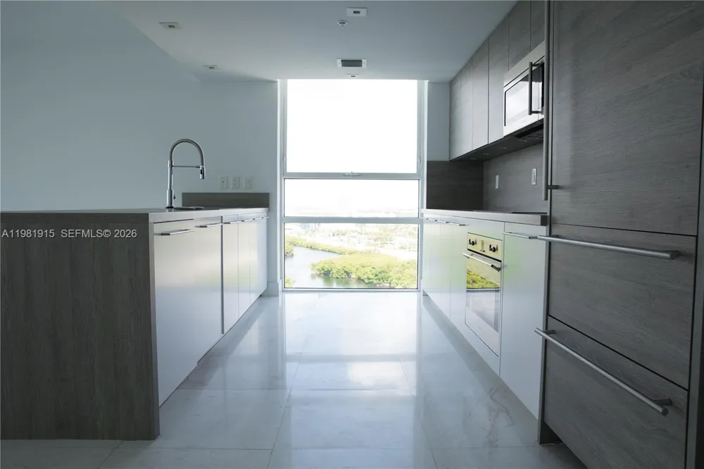 400 Sunny Isles Blvd #1701 Sunny Isles Beach, FL 33160