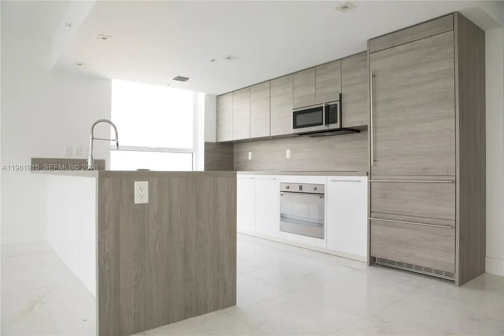 400 Sunny Isles Blvd #1701 Sunny Isles Beach, FL 33160