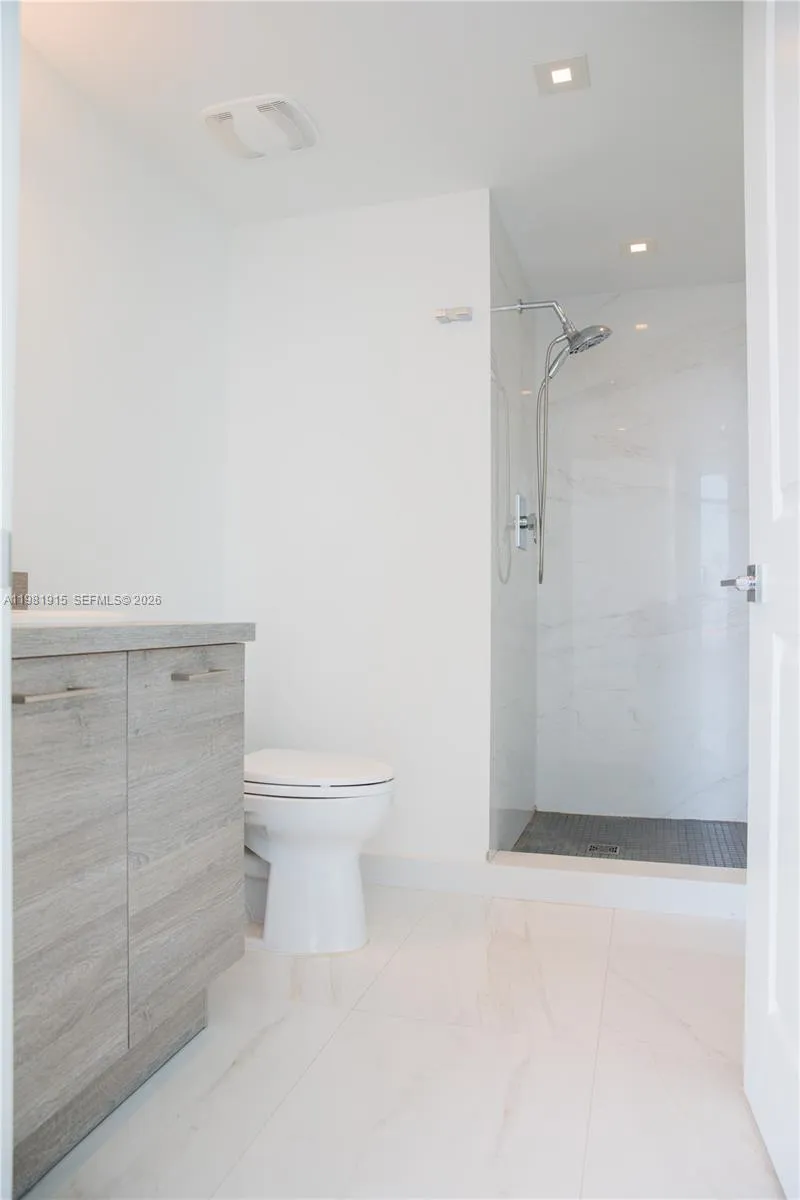400 Sunny Isles Blvd #1701 Sunny Isles Beach, FL 33160