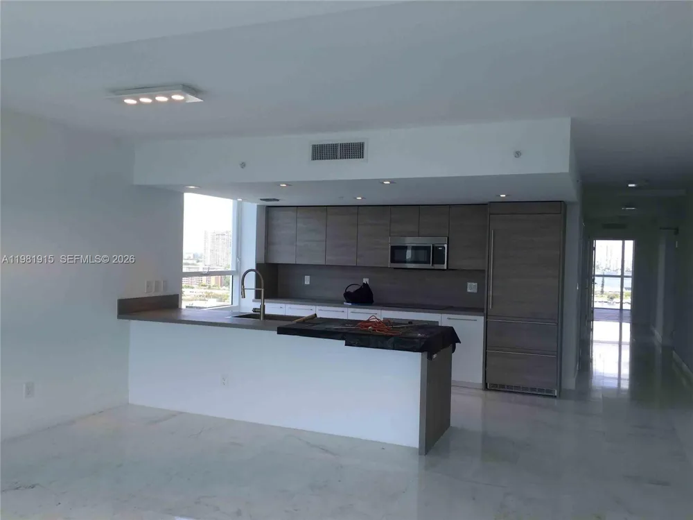 400 Sunny Isles Blvd #1701 Sunny Isles Beach, FL 33160