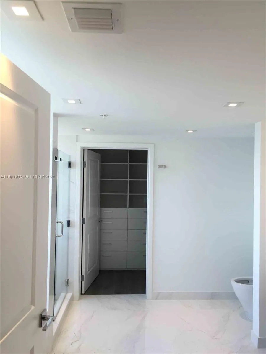 400 Sunny Isles Blvd #1701 Sunny Isles Beach, FL 33160