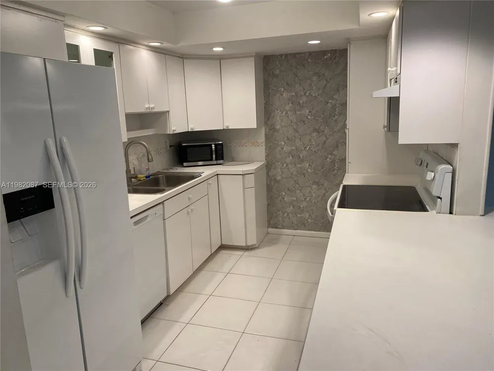 1951 Atlantic Shores Blvd #20 Hallandale Beach, FL 33009