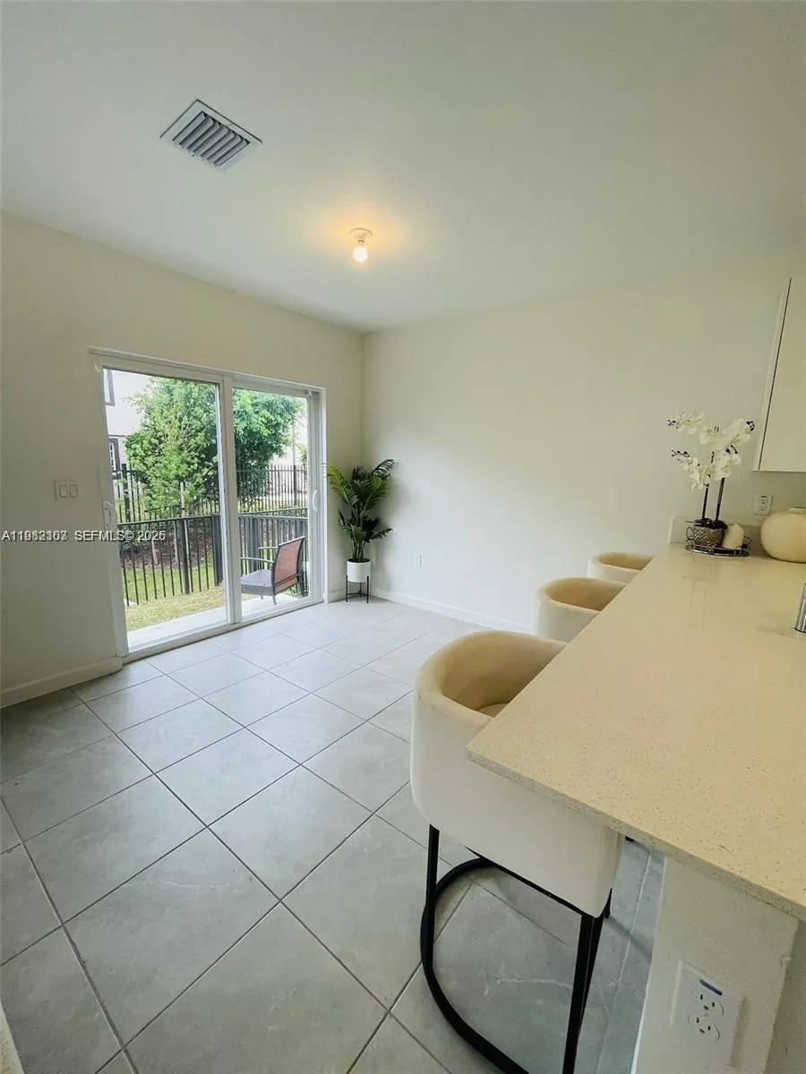 5000 SW 37th St Pembroke Park, FL 33023