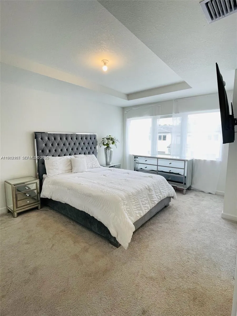 5000 SW 37th St Pembroke Park, FL 33023