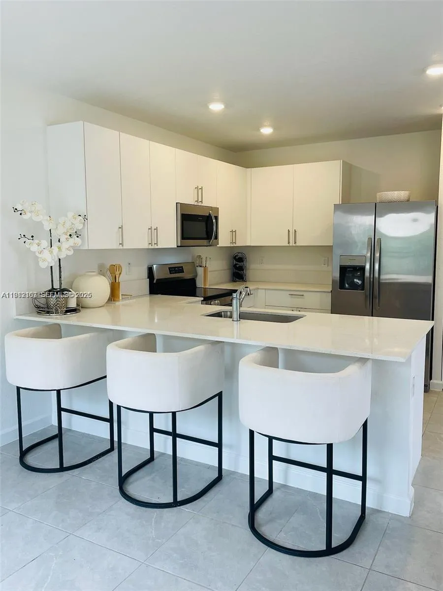 5000 SW 37th St Pembroke Park, FL 33023