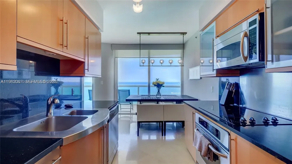 6365 Collins Ave #3802 Miami Beach, FL 33141
