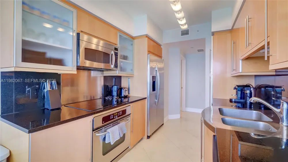 6365 Collins Ave #3802 Miami Beach, FL 33141