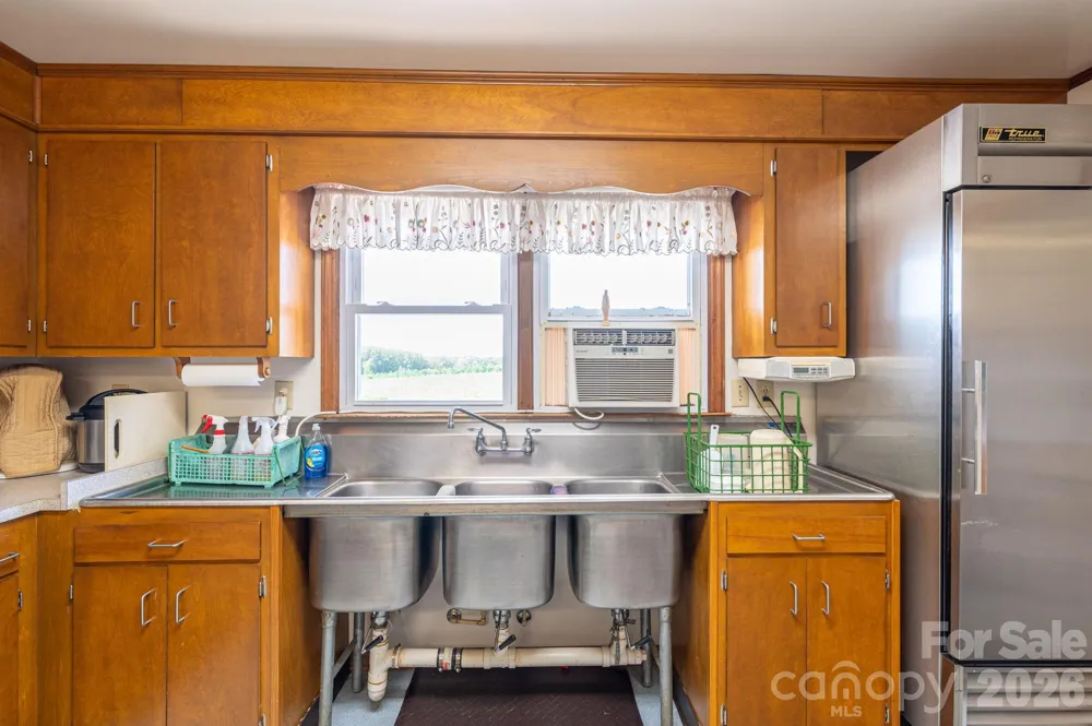 2482 June Bug Road Vale, NC 28168