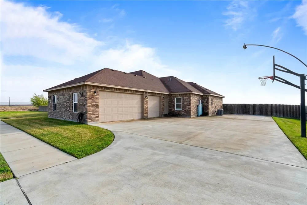2446 Salevan Drive Corpus Christi, TX 78415
