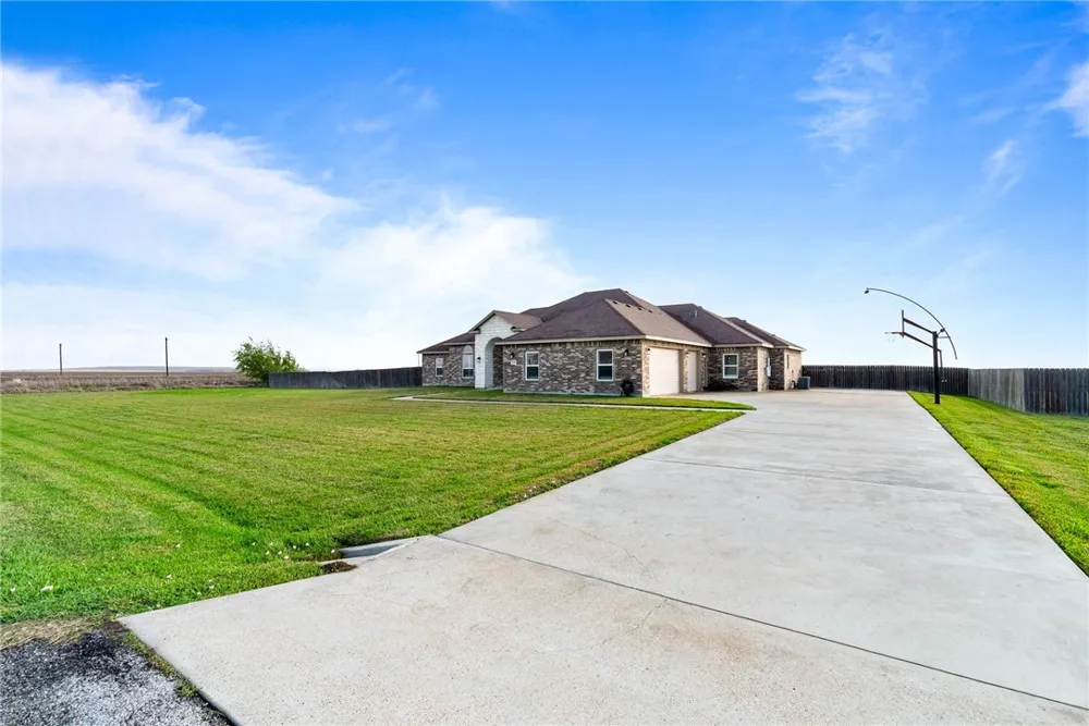 2446 Salevan Drive Corpus Christi, TX 78415