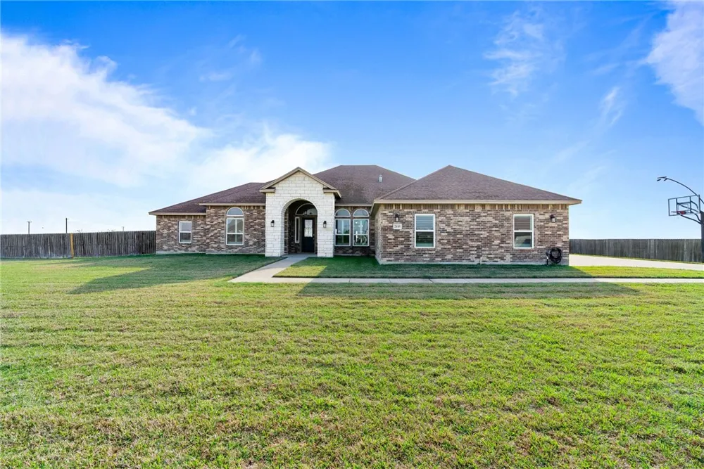 2446 Salevan Drive Corpus Christi, TX 78415