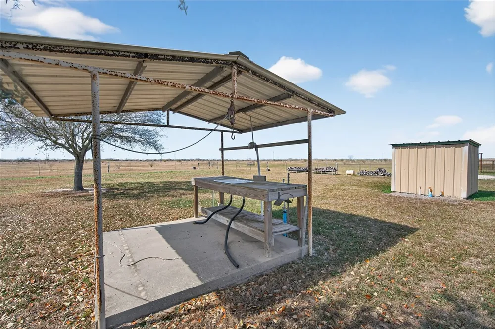 125 Rooke Road Woodsboro, TX 78393