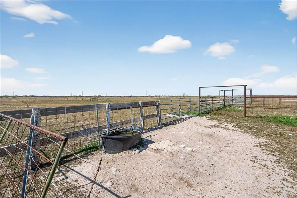 125 Rooke Road Woodsboro, TX 78393