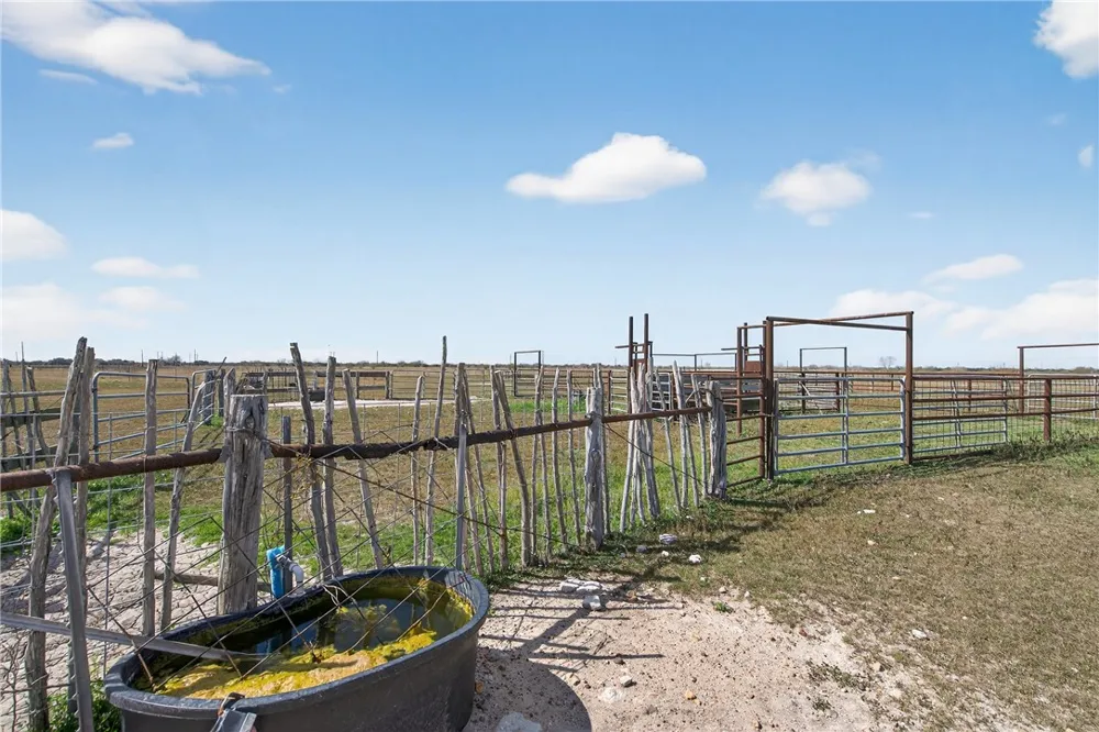 125 Rooke Road Woodsboro, TX 78393