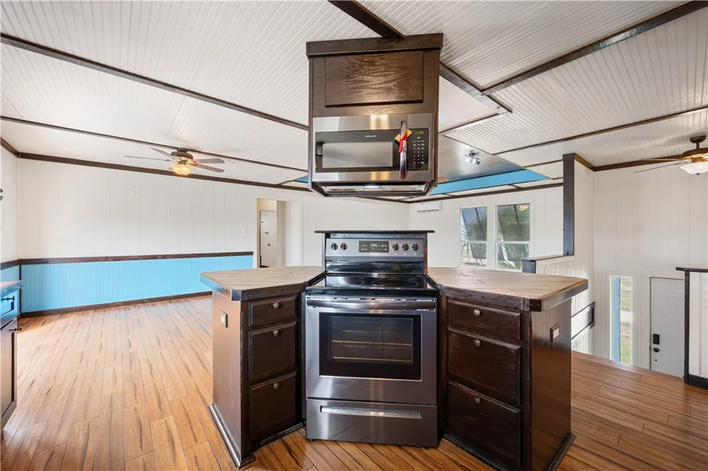 314 Cape Velero Drive Rockport, TX 78382