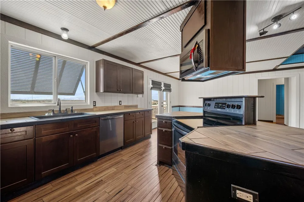 314 Cape Velero Drive Rockport, TX 78382