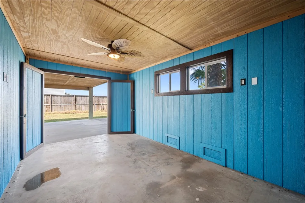 314 Cape Velero Drive Rockport, TX 78382