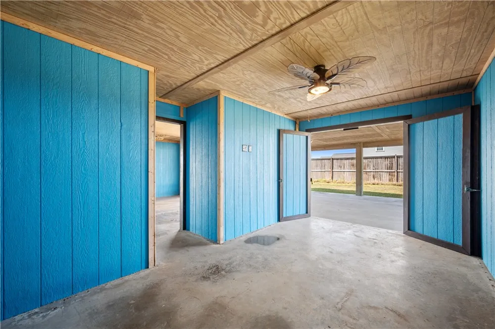 314 Cape Velero Drive Rockport, TX 78382