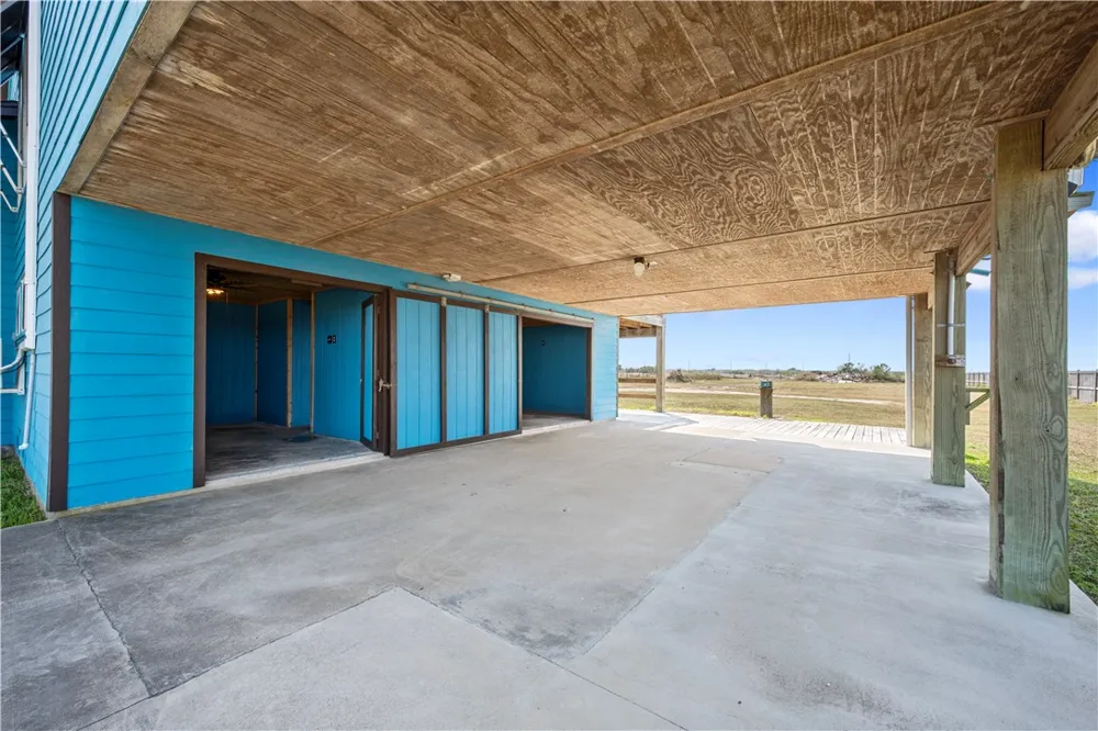 314 Cape Velero Drive Rockport, TX 78382
