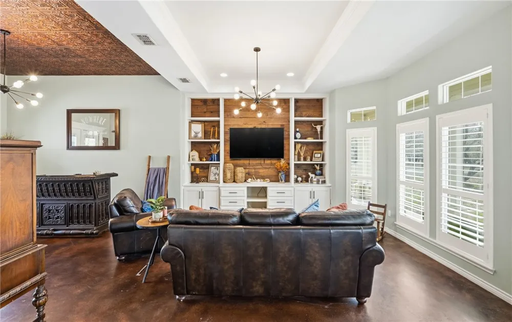 9667 CR 628 Sinton, TX 78387