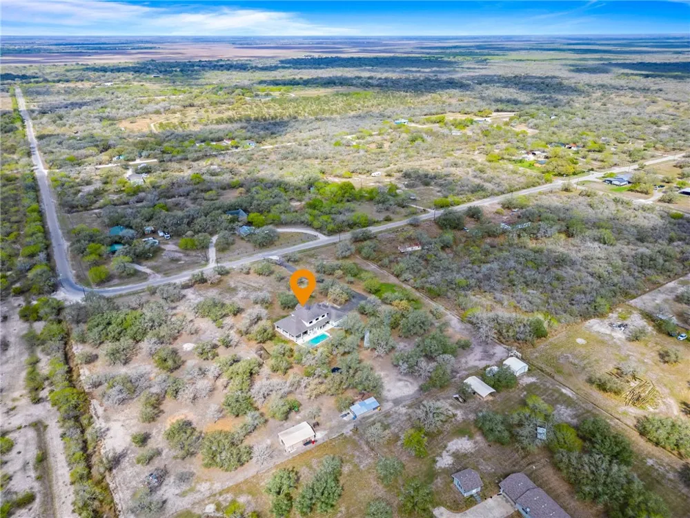 9667 CR 628 Sinton, TX 78387