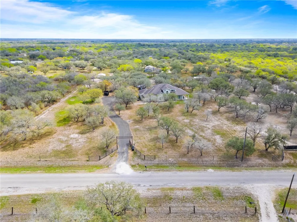 9667 CR 628 Sinton, TX 78387