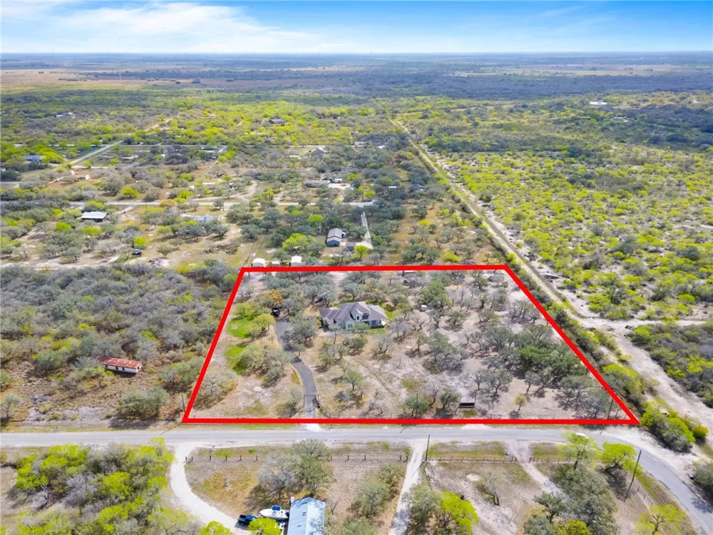 9667 CR 628 Sinton, TX 78387