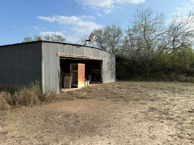 314 CR 211 CIRCLE W Alice, TX 78332