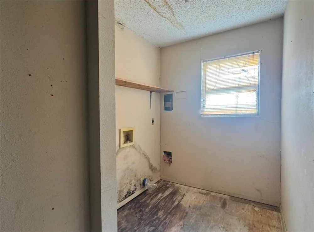 432 W Avenue D Robstown, TX 78380