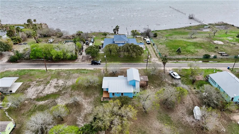 323 Copano Bayside, TX 78340