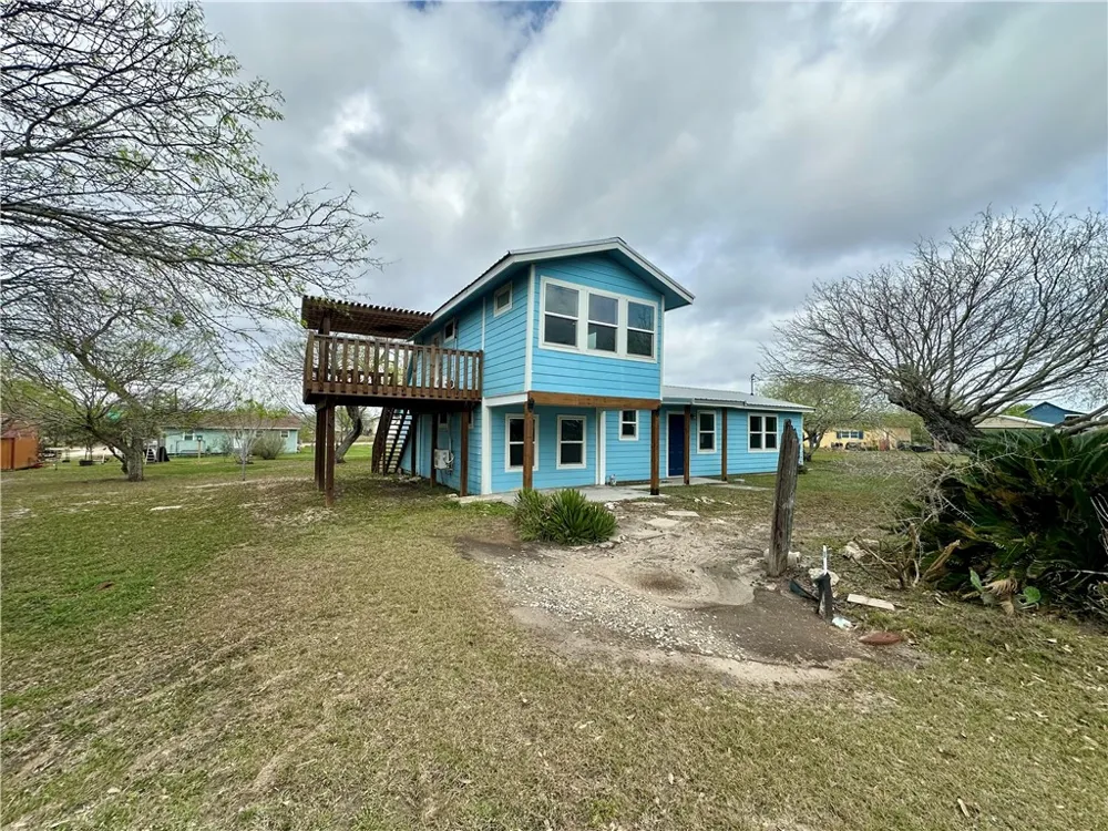 323 Copano Bayside, TX 78340