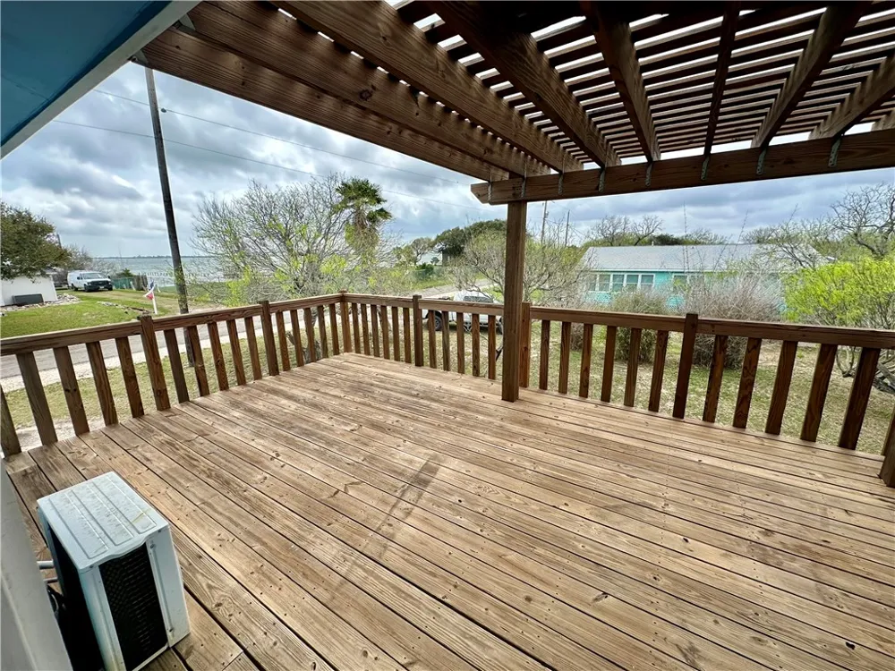 323 Copano Bayside, TX 78340