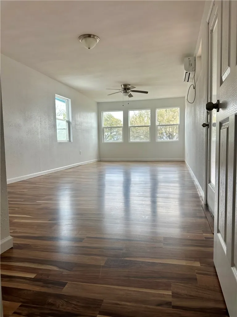 323 Copano Bayside, TX 78340